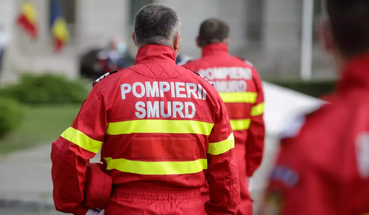 Intervenție greșită la 112: Pompierii au spart ușa unui apartament gol după un apel eronat