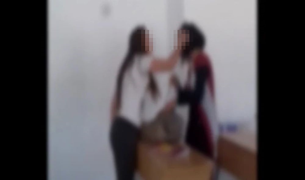 FAZA ZILEI cu soacra și nora: S-au bătut care să meargă prima la WC-ul din curte 