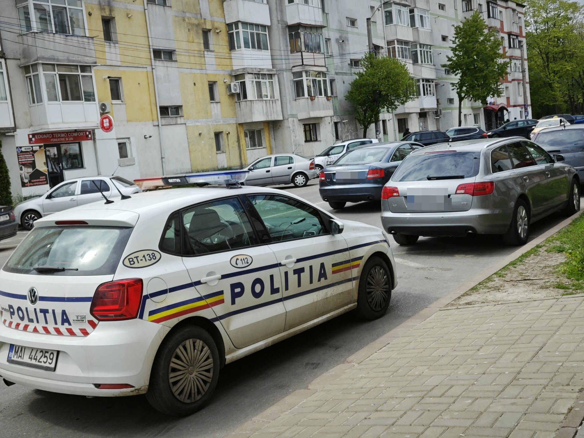 RAZIE pe străzile orașului: Zeci de mașini oprite,  șoferi prinși cu nereguli grave 