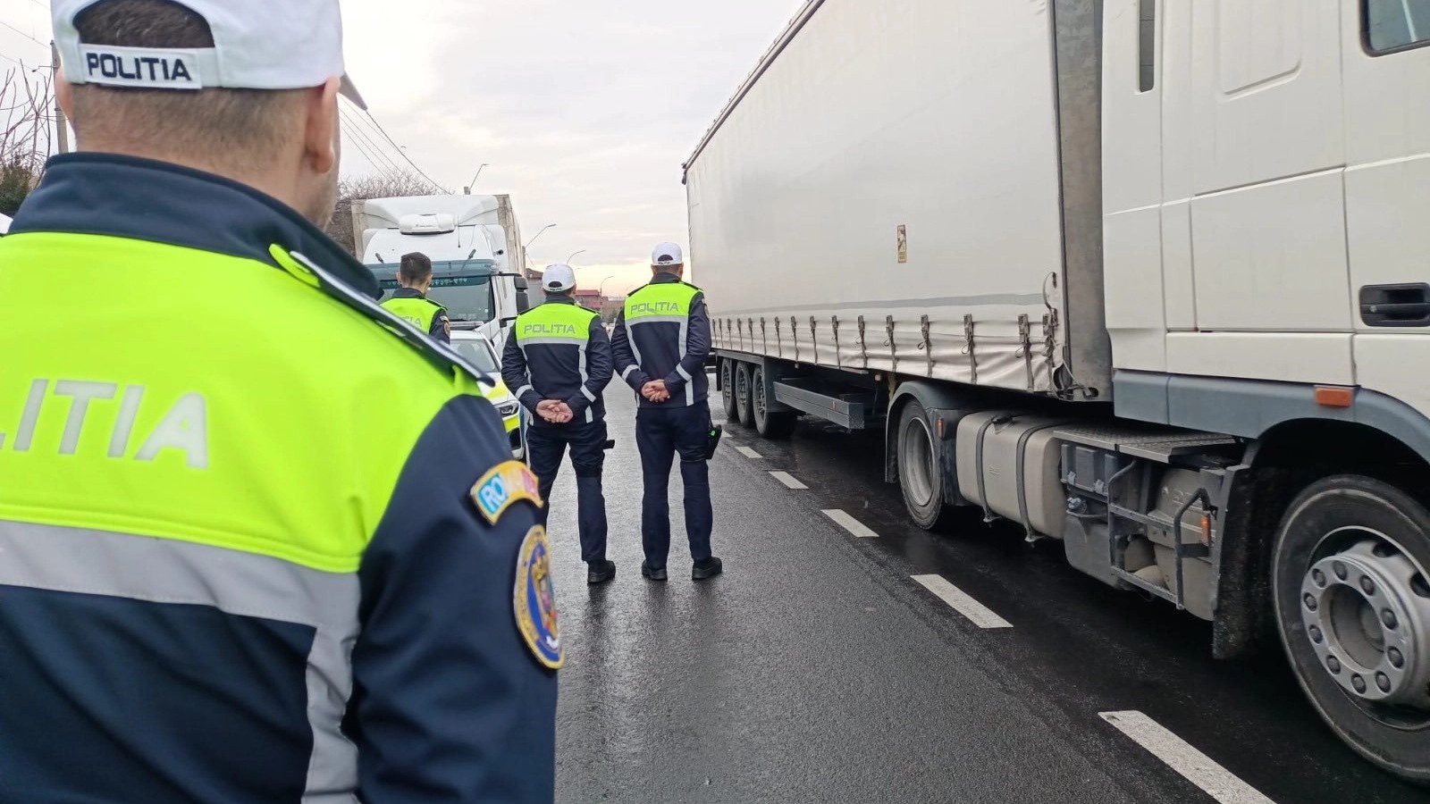 Amendă de 20.000 de lei pentru un șofer care transporta ciment la Botoșani 