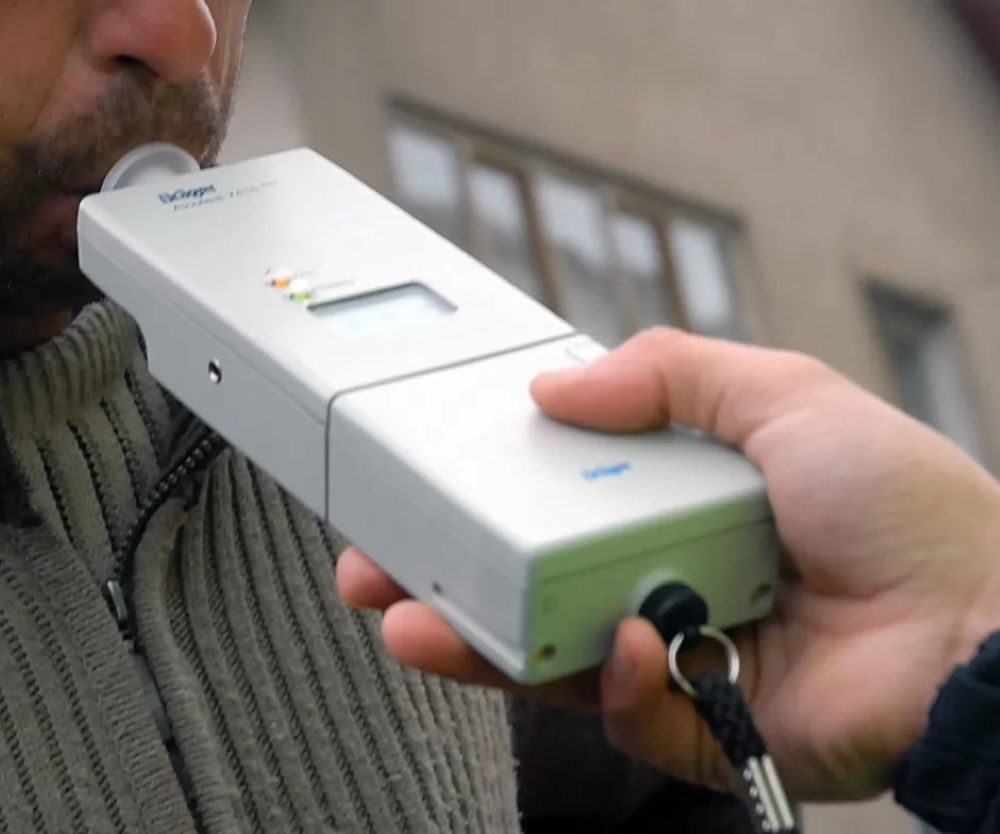 Aproape 300 de șoferi testați în trafic, cinci petrecăreți au dat de necaz 