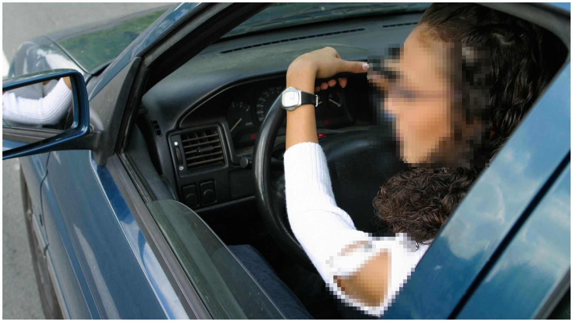 Șoferiță prinsă pe bulevard la volanul unei mașini „fantomă” 