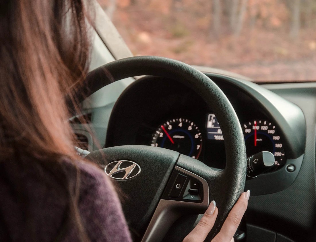 Șoferiță oprită în trafic de polițiști: CE avea ascuns în mașină 