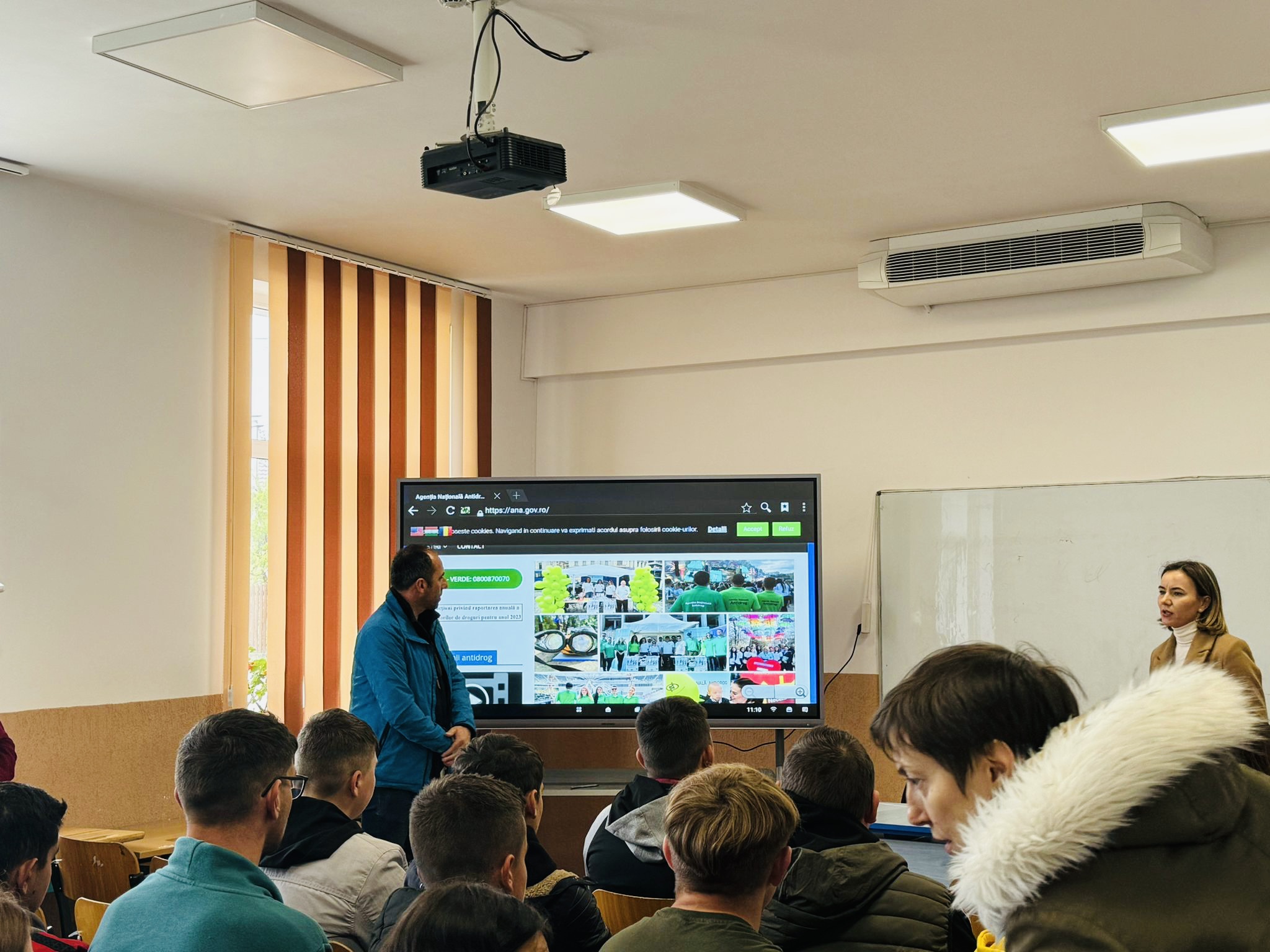 Specialiștii ANTIDROG, activități de informare și întâlniri cu elevii cu ocazia minivacanței de 1 mai