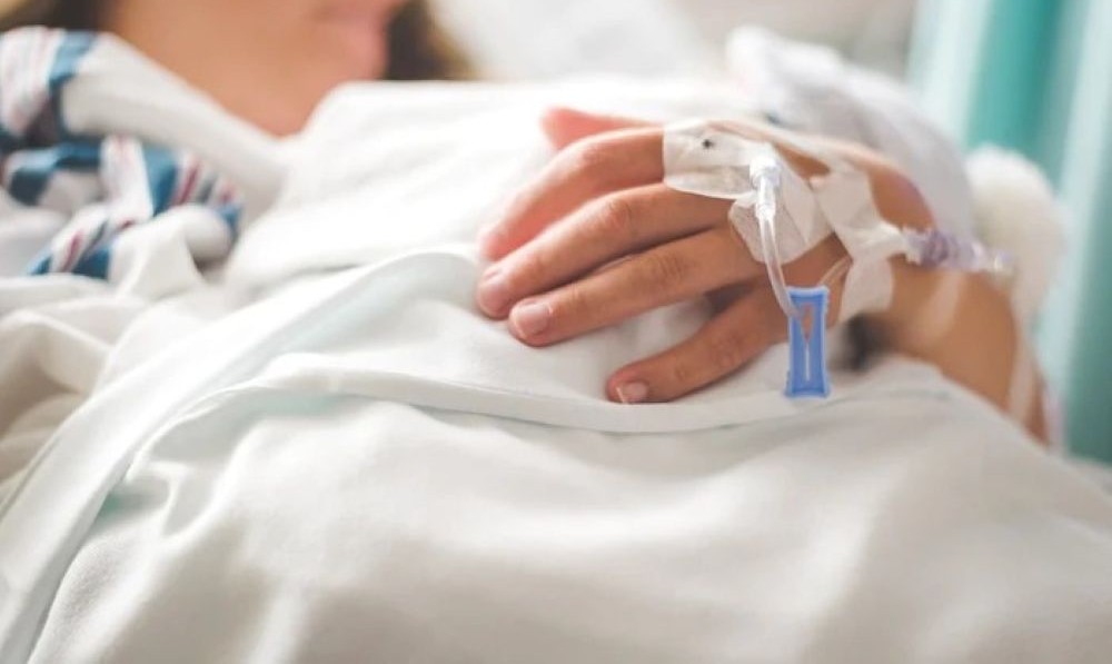 O fată de 13 ani a ajuns la spital după un avort spontan: Iubitul ei a fost arestat