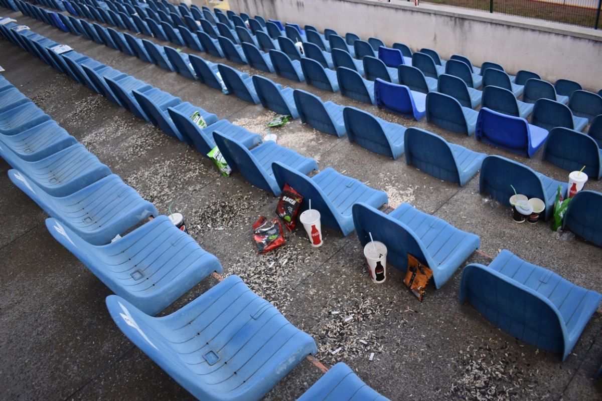 FC Botoșani a făcut anunțul: Consumul de semințe INTERZIS pe Stadionul Municipal începând de sâmbătă   