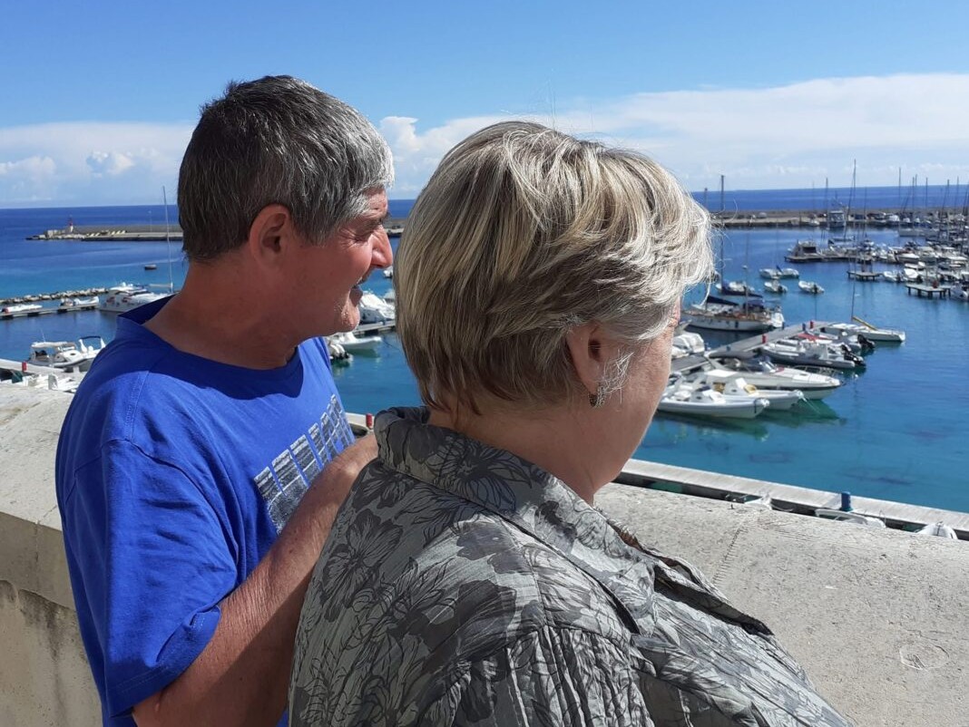 Tragedie la vecini: Bărbat mort după ce a rămas blocat sub ruinele unui turn medieval  