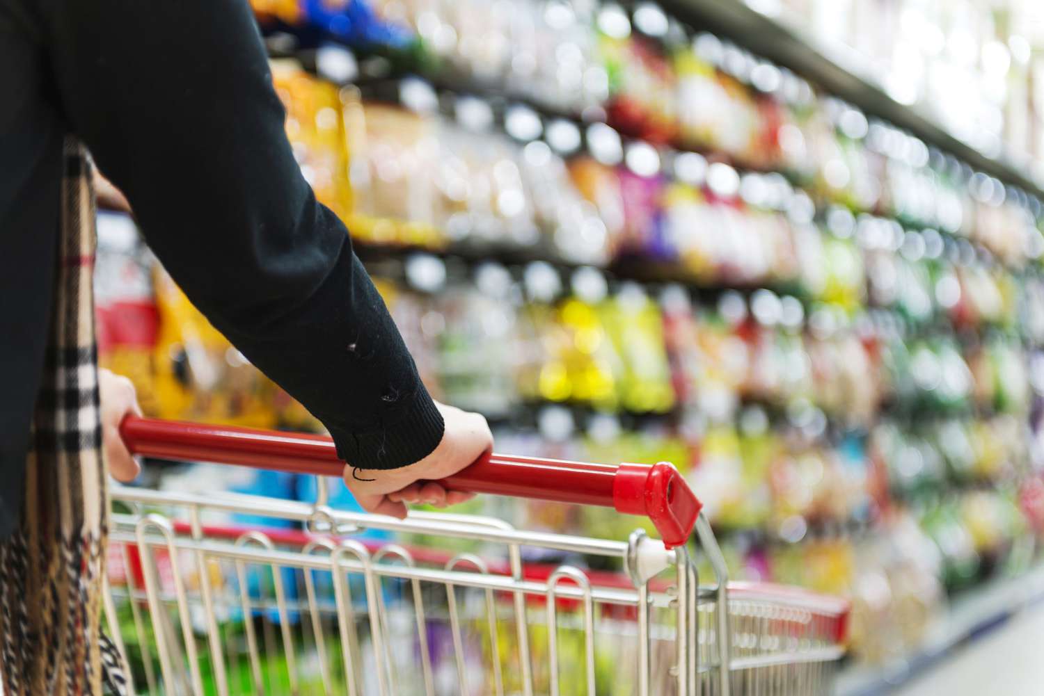 Controale anunțate în toate supermarketurile pentru scumpiri „mascate”