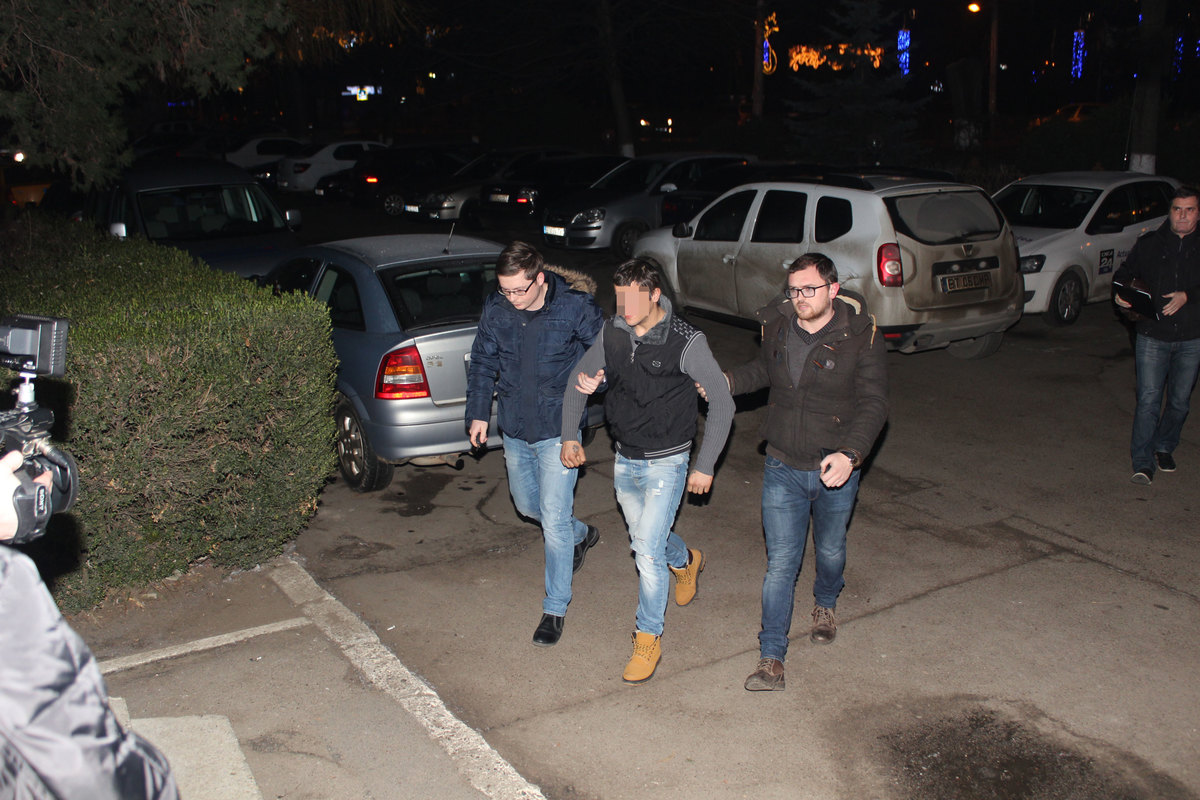 Vă mai amintiți de ei? Unul dintre tâlharii care au terorizat orașul lăsând femei inconștiente, vrea în libertate 