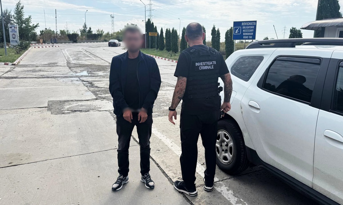 tanar dus la inchisoare