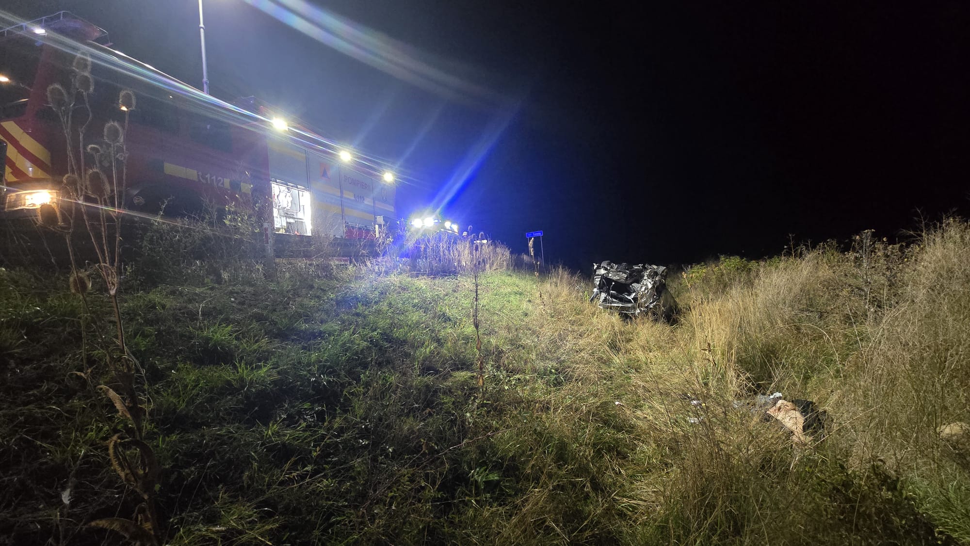 TRAGEDIE în miez de noapte: Tânăr mort după ce s-a răsturnat cu mașina