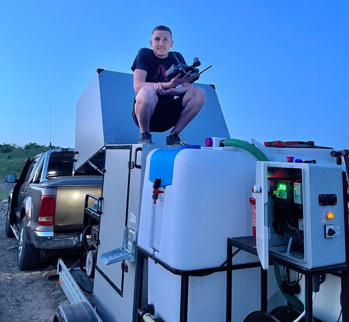 tanar pasionat de drone