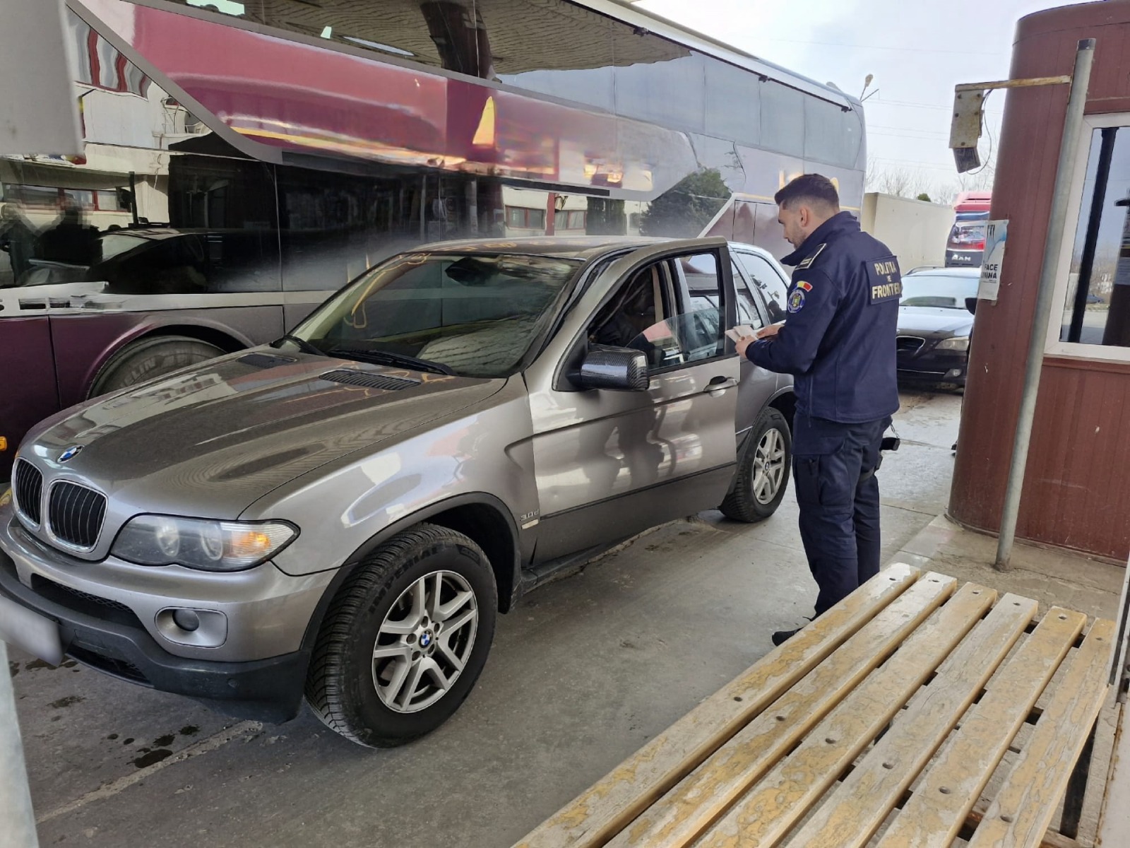tanar cu dosar penal oprit la stanca