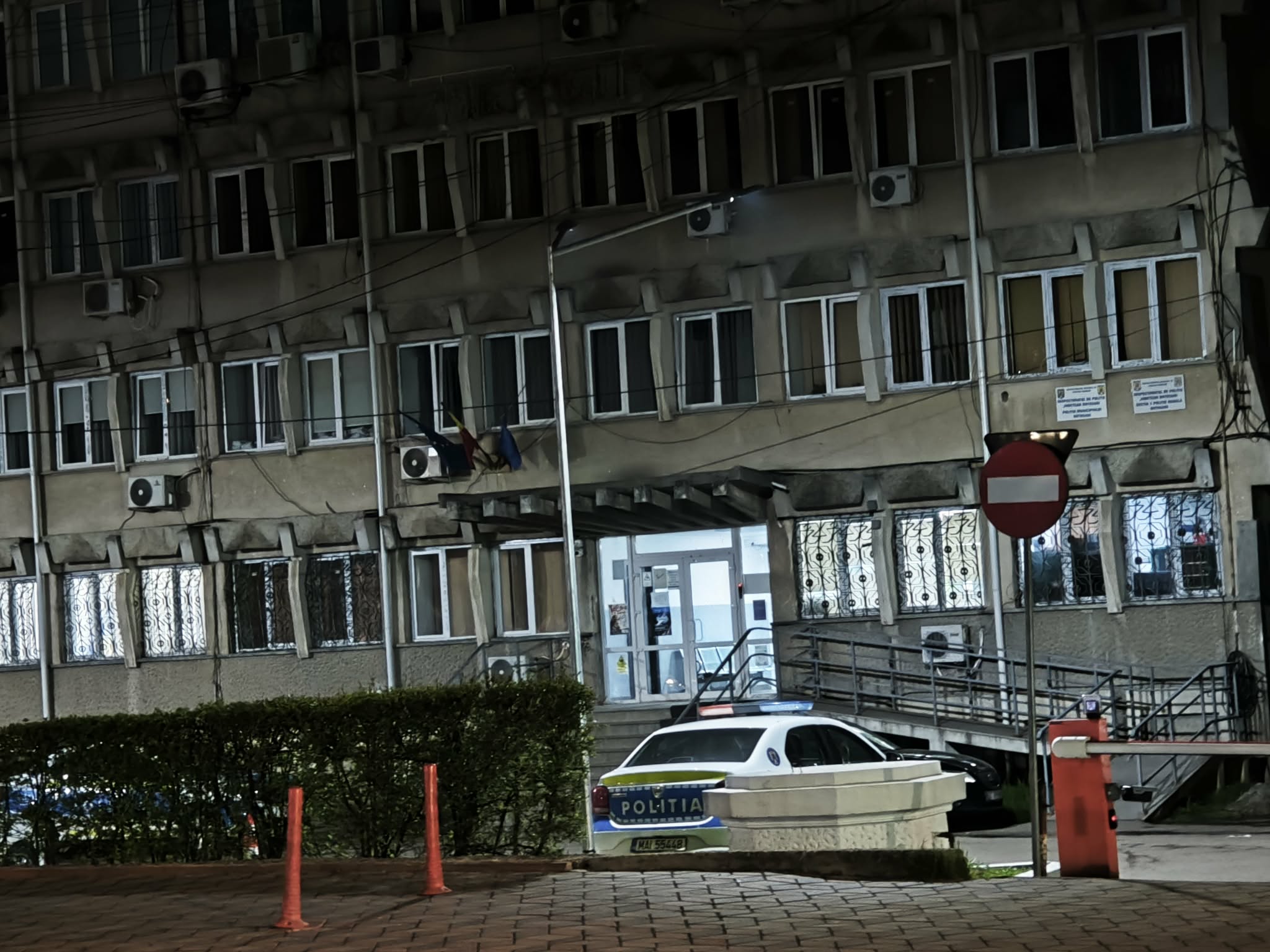 tanar retinut de politie.