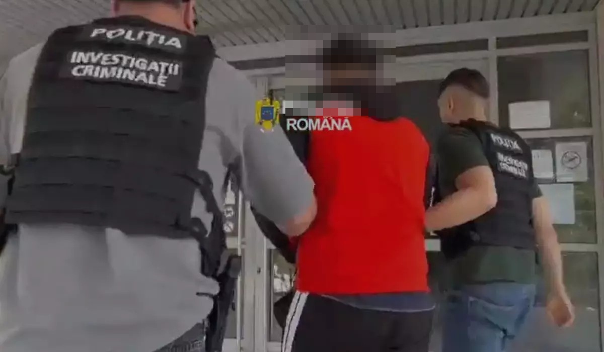 tanar retinut de politisti