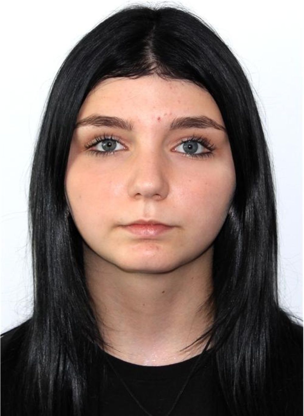 O adolescentă a plecat de acasă după o ceartă cu sora, a lăsat un bilet 