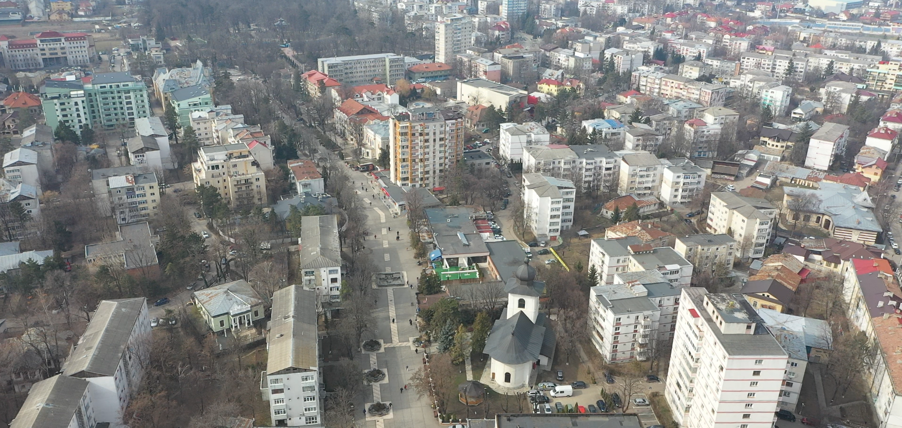 Taxa despre care știu puțini administratori: se plătește de la frizerii și farmacii până la magazine, controale și la Botoșani