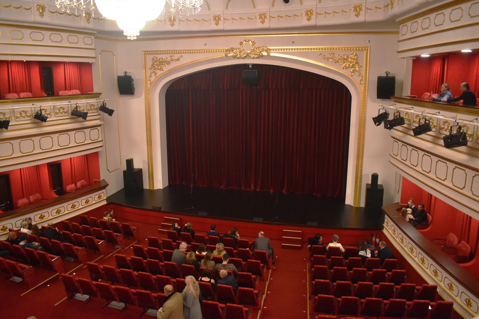 Bani de la Guvern pentru cultura botoșăneană: SUMELE primite de Filarmonica Botoșani și cele două teatre 