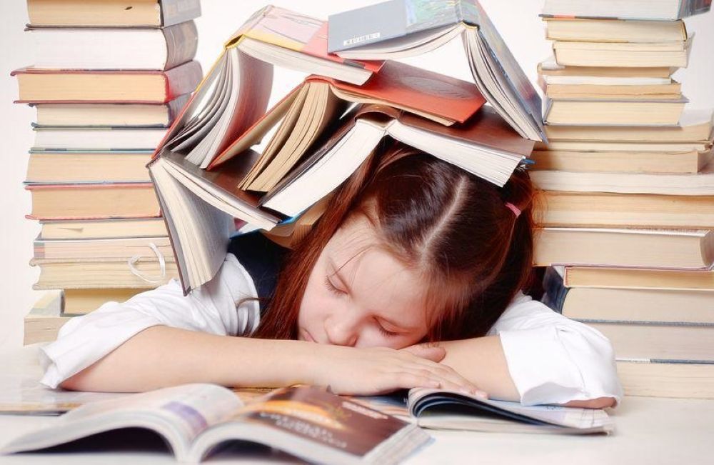 Ministerul Educației anunță schimbări importante pentru elevi și profesori: Temele nu trebuie să fie o corvoadă