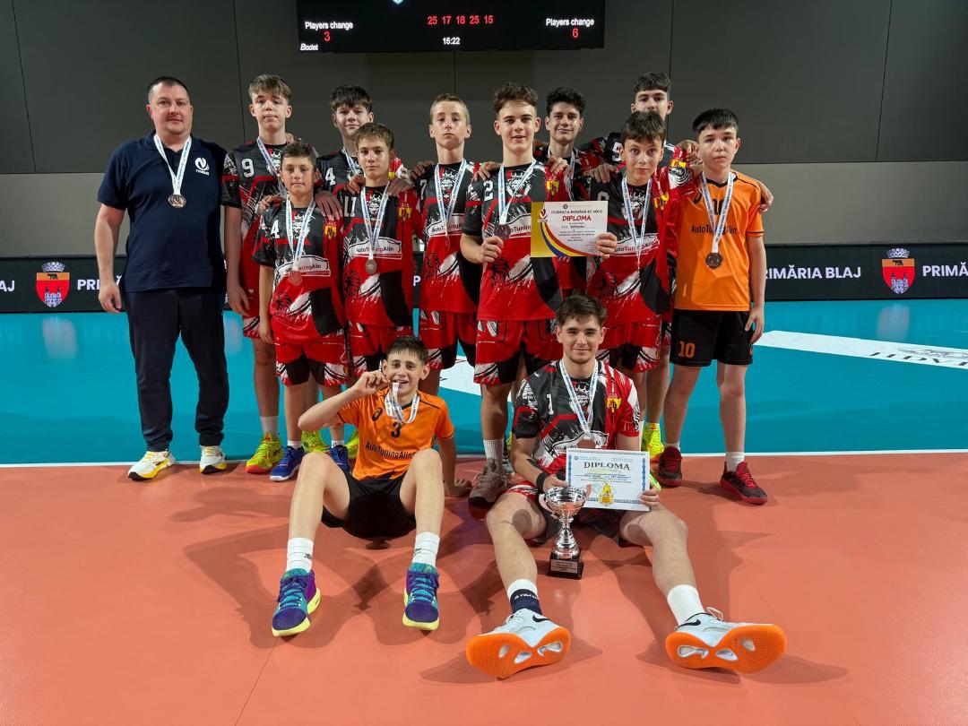 Reușită la Clubul Sportiv Școlar: Medalie de bronz pentru băieții de la volei