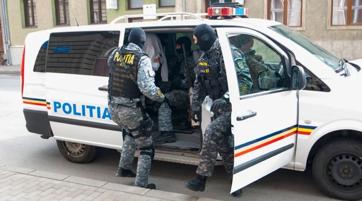 tineri arestati la botosani