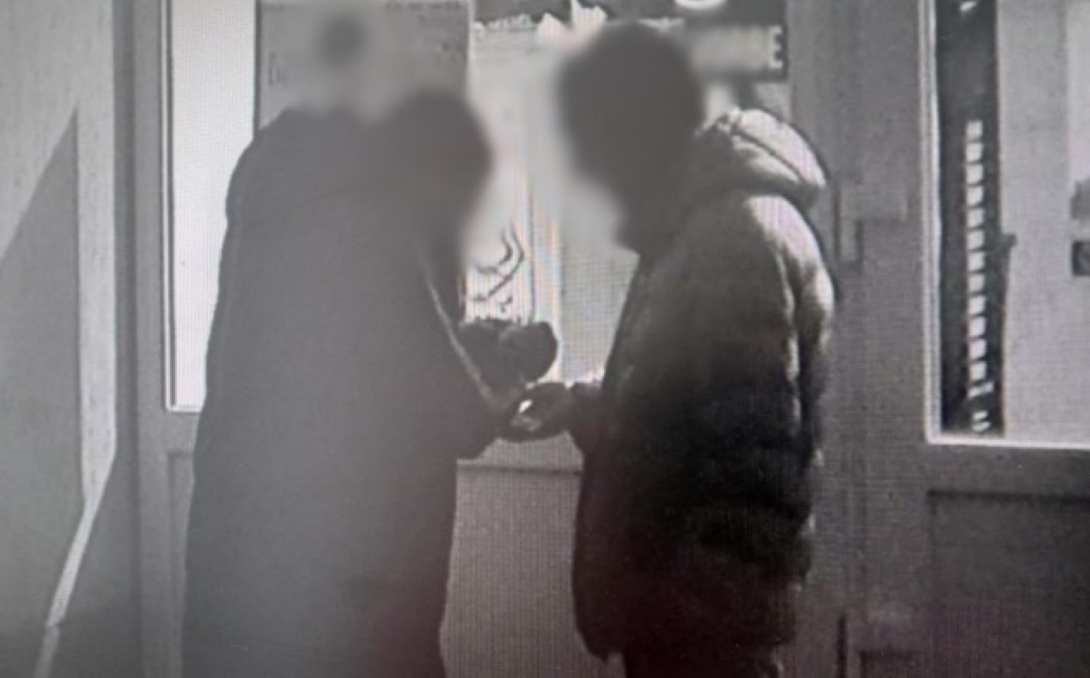 Tineri fugăriți noaptea de polițiști pe Pietonalul Transilvaniei: CUM au fost surprinși pe camere