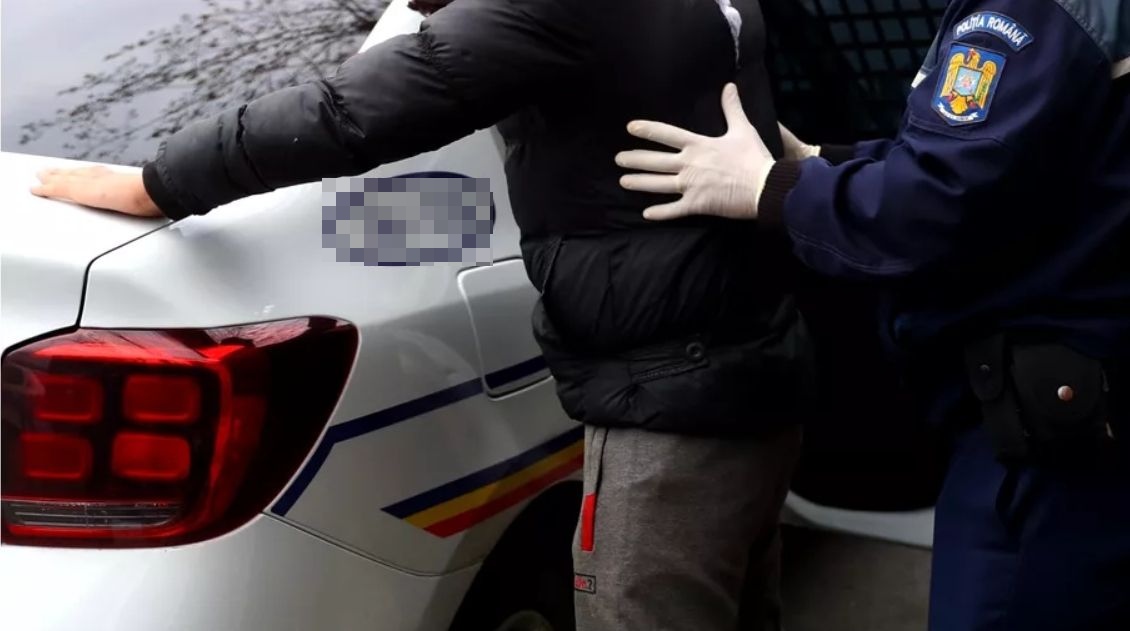 3 lei și o curea! Doi bărbați închiși la Botoșani după ce au buzunărit un om inconștient, căzut pe stradă 