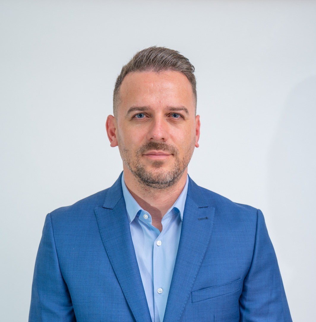 USR îl lansează pe Iulian Toșcuță în cursa pentru Primăria comunei Mihai Eminescu