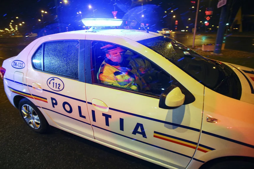 Trei răniți după un accident pe DEX 12, traficul spre Pitești a fost deviat