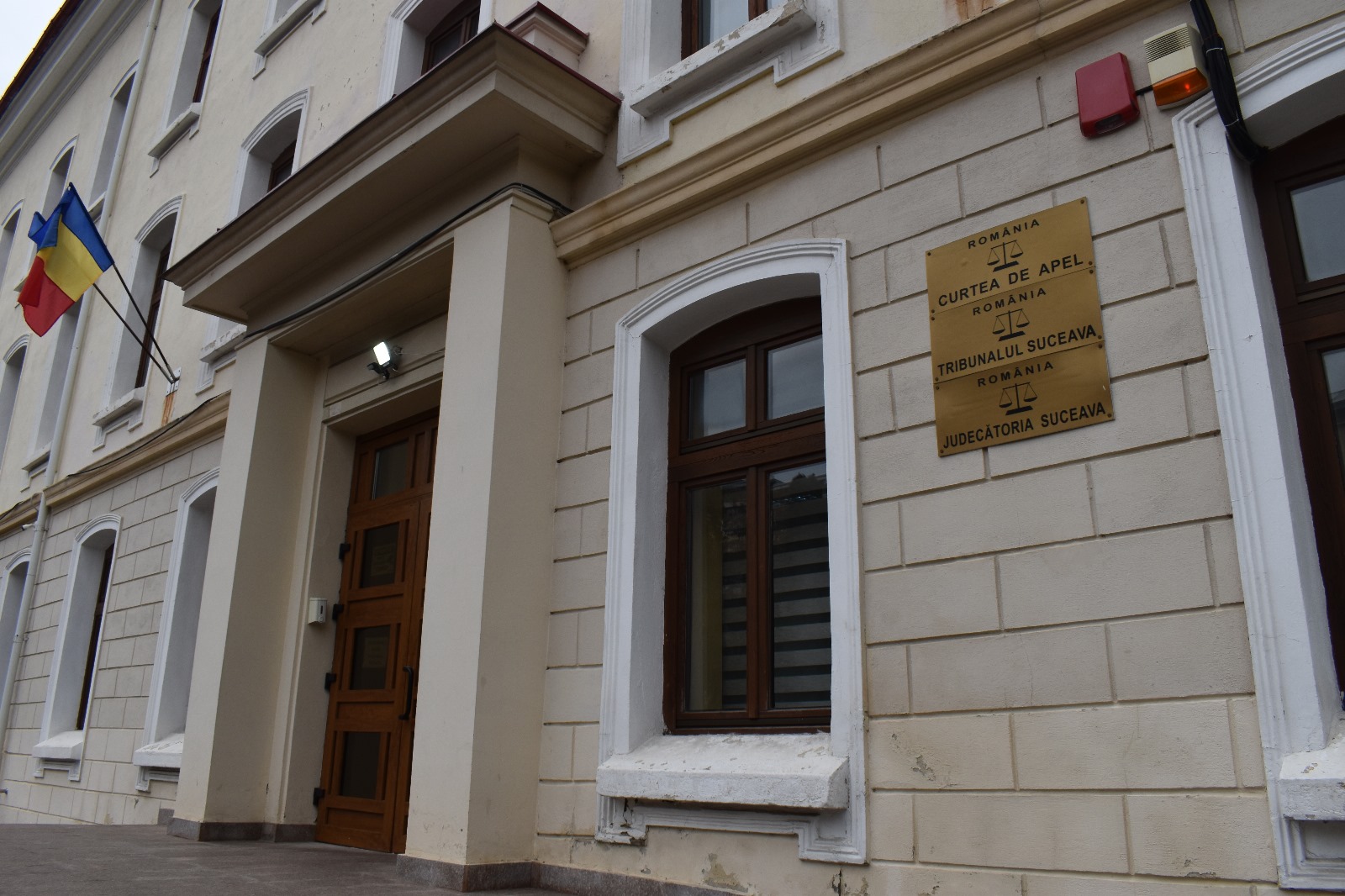 Dosarul spăgilor de la „Mavromati”: Asistentă arestată preventiv după ce a încălcat controlul judiciar