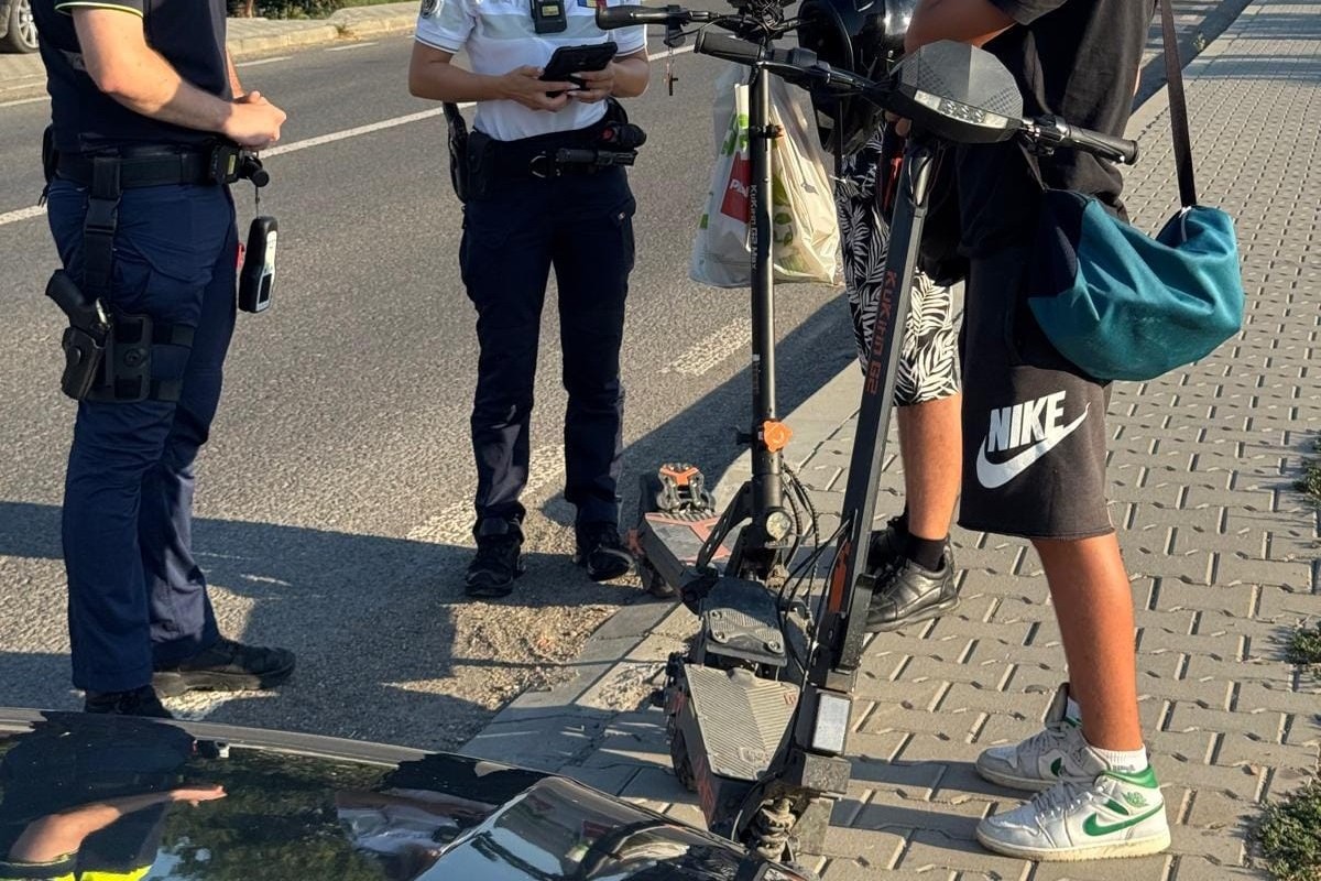 Nimeni nu a scăpat! Amenzi pentru pietoni, șoferi și tineri cu trotinete 