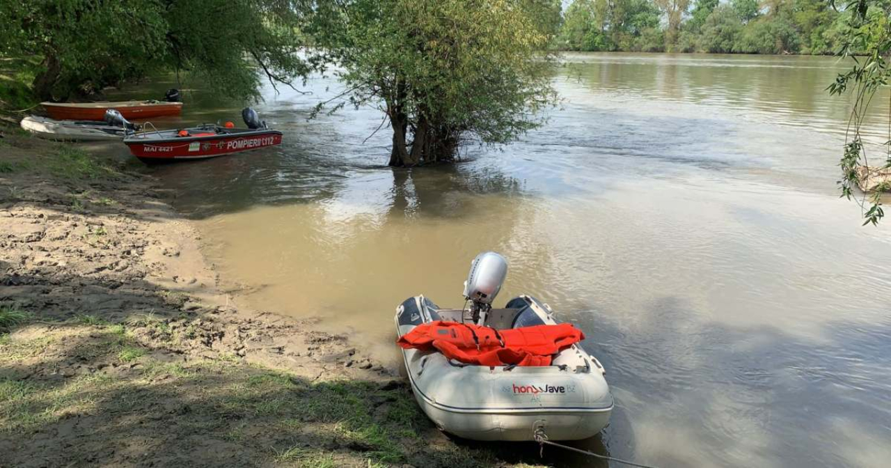 Descoperire macabră făcută de polițiștii de frontieră pe malul râului Prut