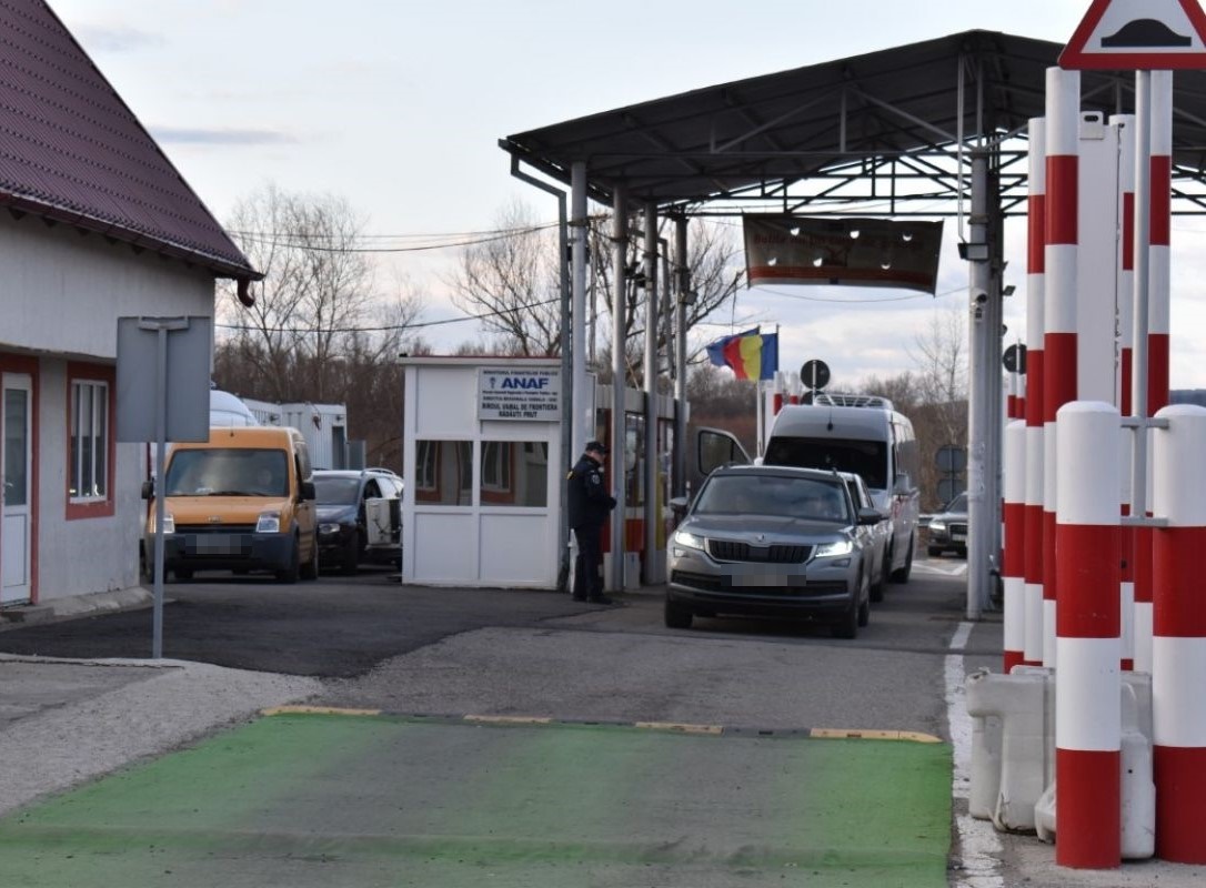 Ucrainenii continuă să vină în valuri la Botoșani: CÂTE permise de ședere au solicitat