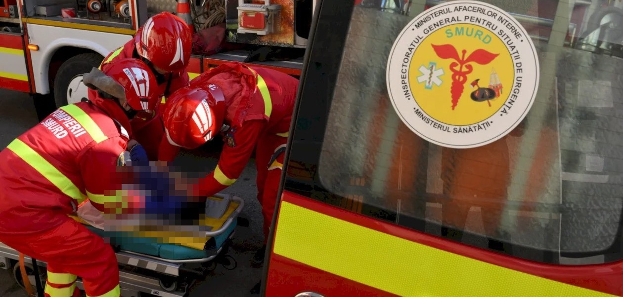 un medic s a aruncat de la etaj