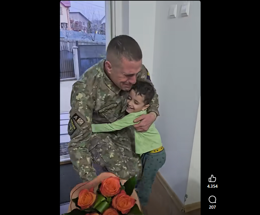 un militar s-a intors acasa