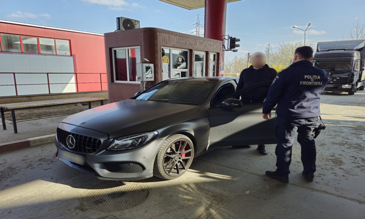 Mercedes confiscat la vama