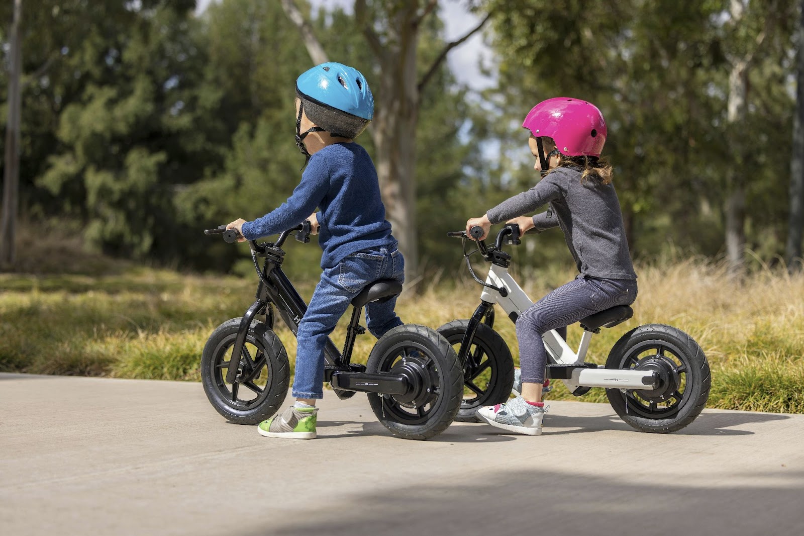 Ghid complet pentru părinți: TOP 6 activități educative de vacanță cu și fără tehnologie