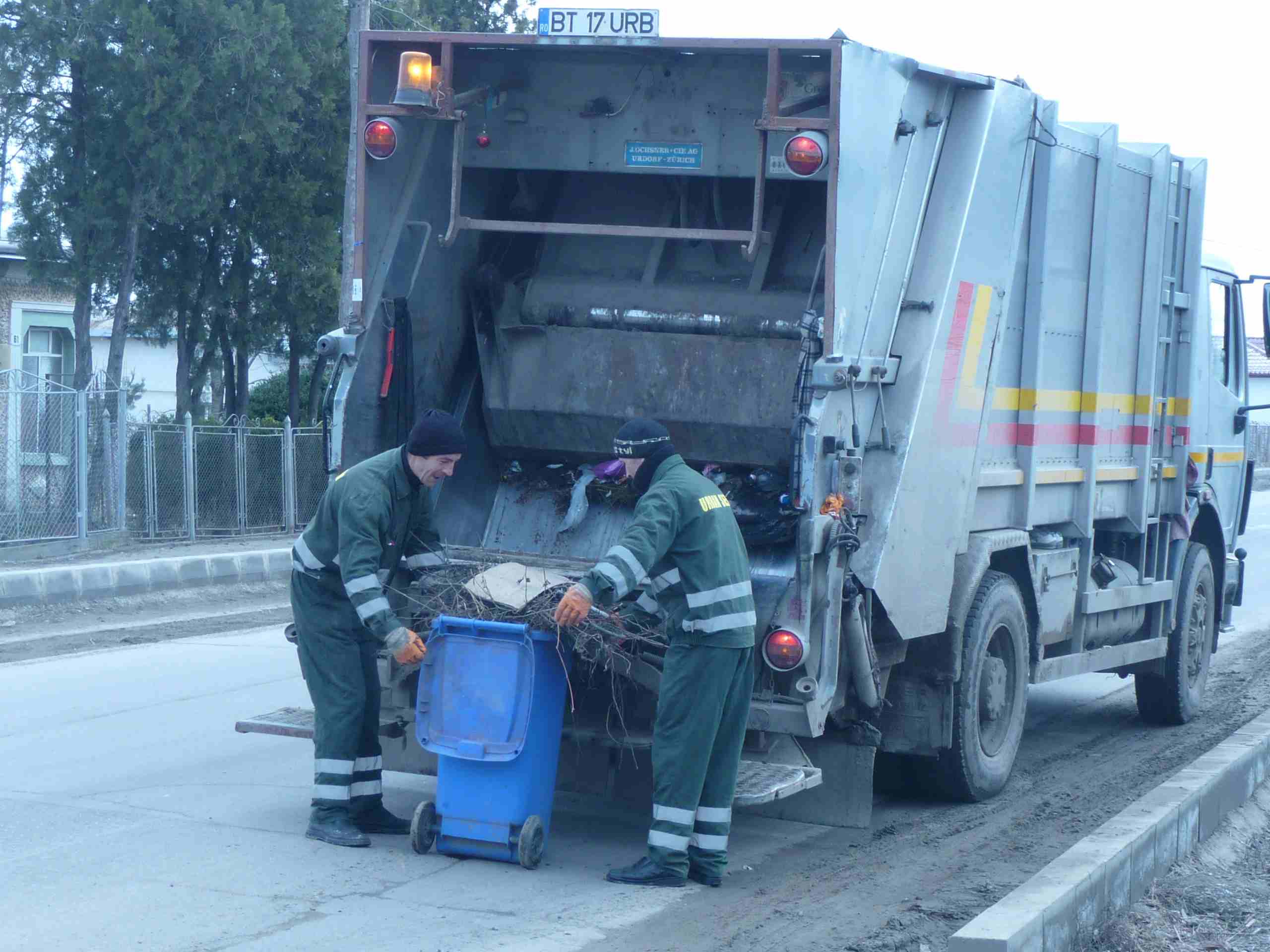 ANUL VIITOR: Botoșănenii vor plăti mai mult pentru gunoi, se majorează taxa 