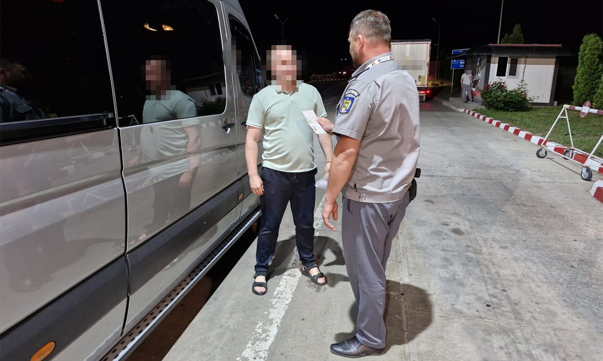 Bărbat urmărit pentru conducere fără permis, depistat de polițiștii de frontieră botoșăneni la Stânca