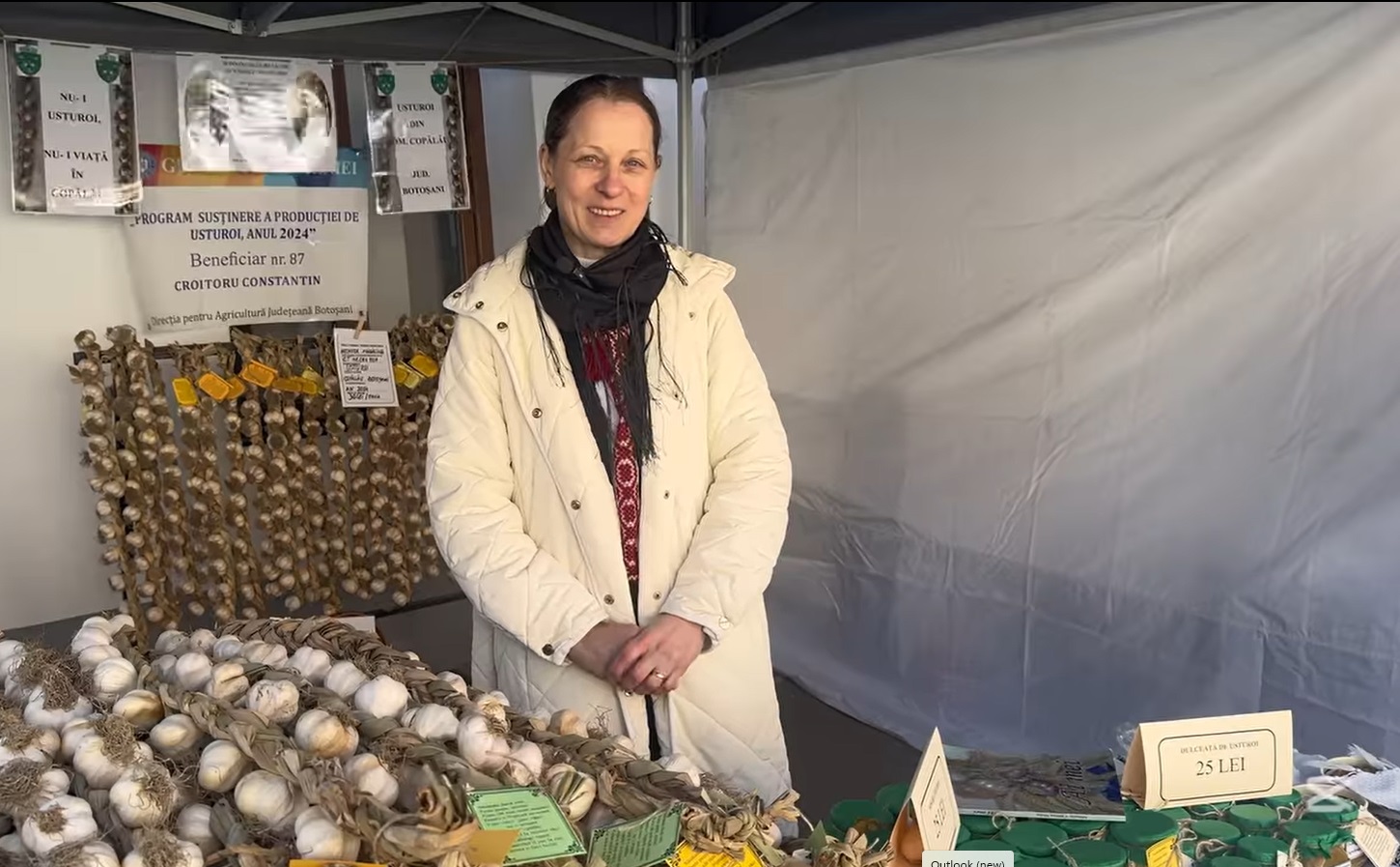 „Aurul alb” de la Copălău: Botoșăneanca care de 15 ani cultivă pământul - Este un dar de la Dumnezeu