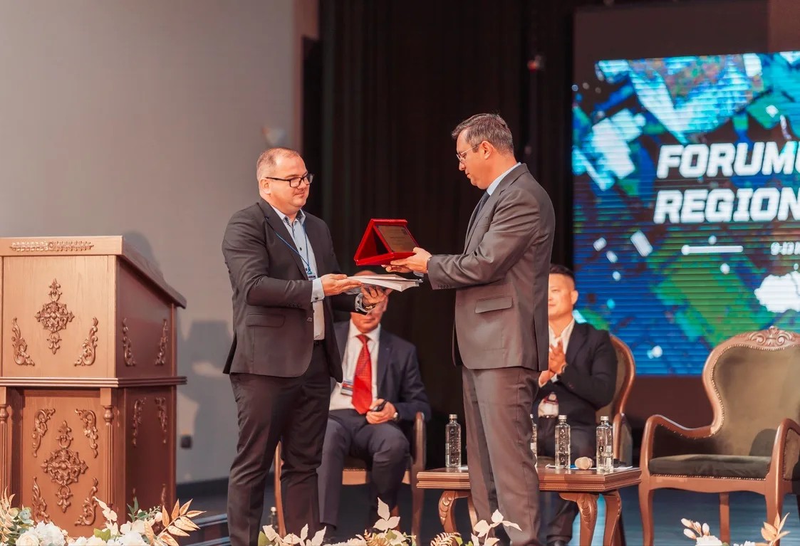 Un director de la Botoșani l-a surprins pe un președinte la o întâlnire importantă pentru viitorul Moldovei