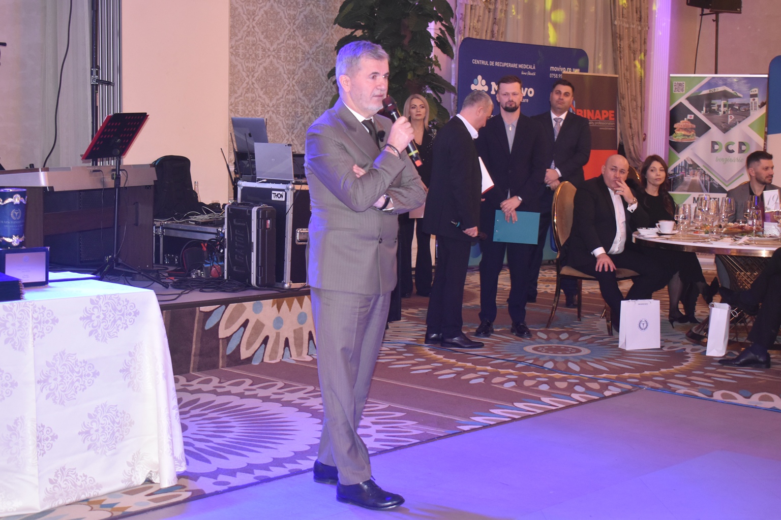 Sondajul lui Iftime: 85% dintre tineri fug cât văd cu ochii de Botoșani – VIDEO