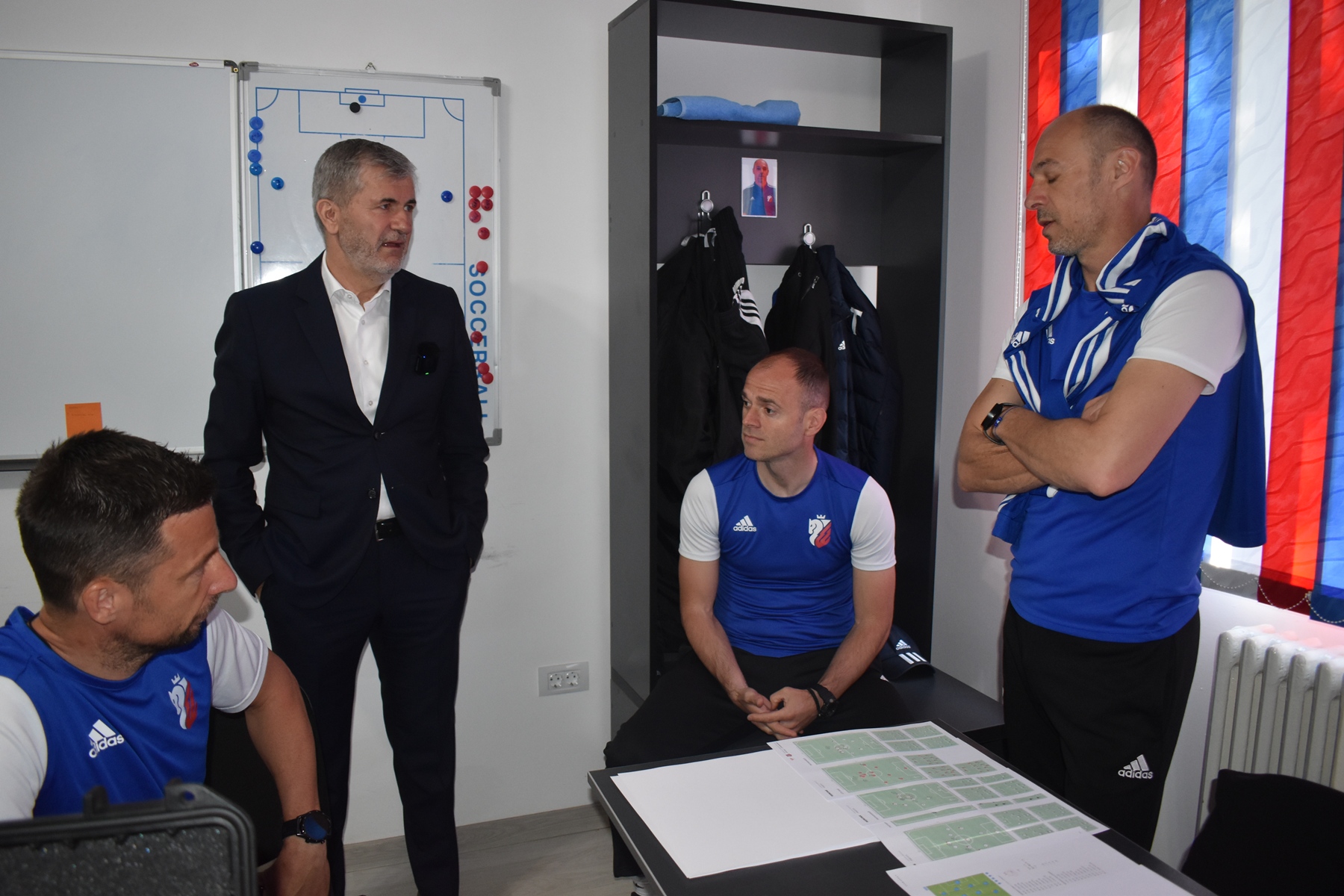 Karma de la fotbal la brânză: Antrenorul dat afară de la Botoșani după o salvare miraculoasă, a calificat Argeșul în play-off în dauna FCSB-ului lui nea Gigi 