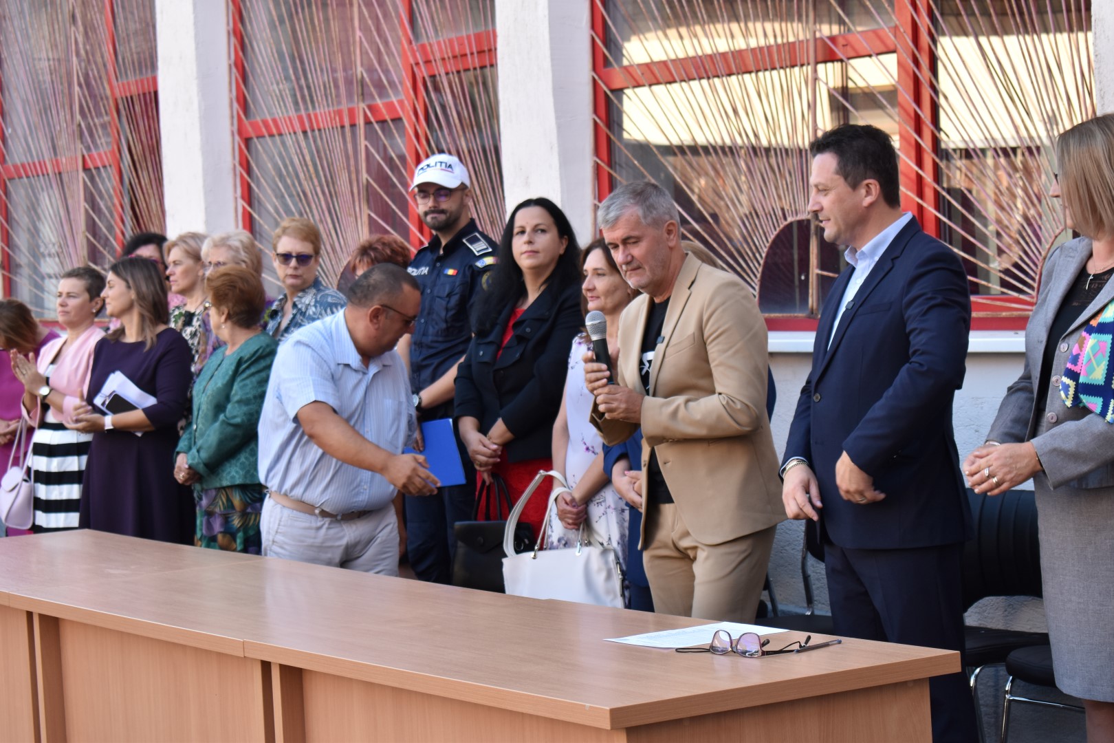 CLIPUL ZILEI: Valeriu Iftime, în mijlocul elevilor economiști – Voi sunteți cei care puteți salva țara asta