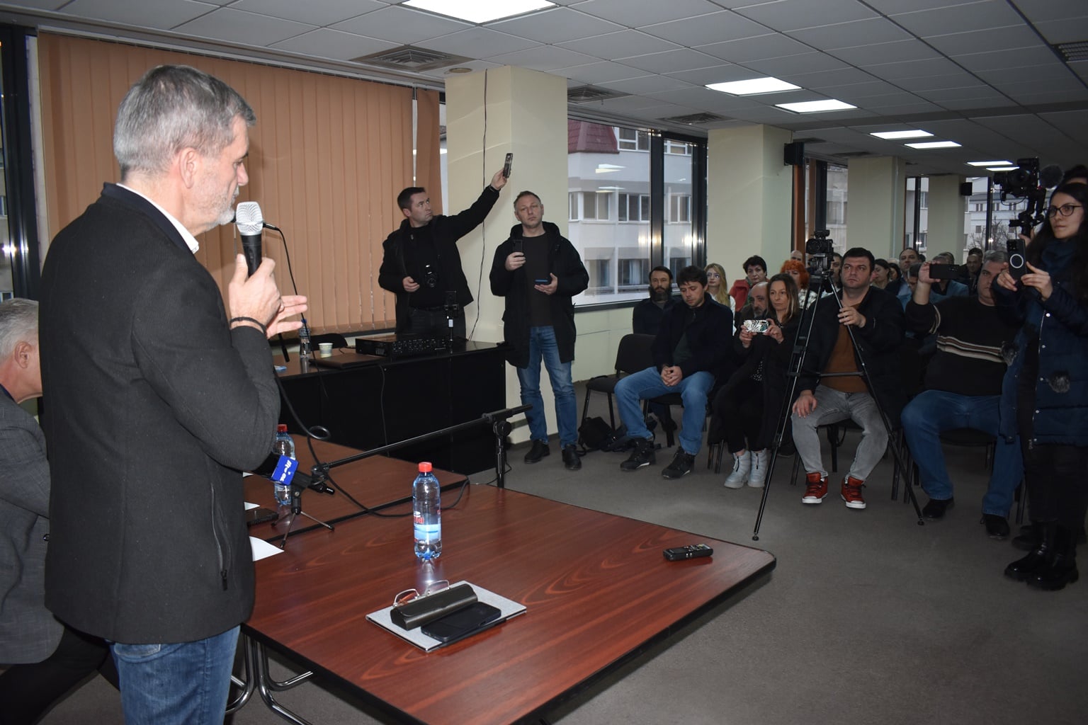 Un prim vicepreședinte și secretarul general adjunct de la PNL au demisionat 