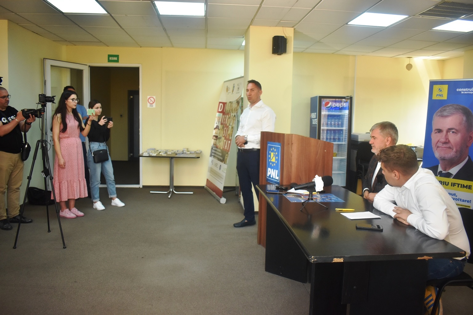 FAZA ZILEI Iftime dezamăgit că pleacă tinerii din Botoșani: Cred că și voi, care mă filmați, o să plecați