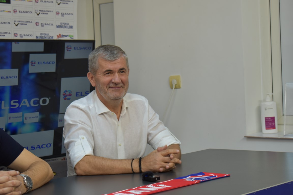 Valeriu Iftime a venit la instalarea noului antrenor și le-a transmis botoșănenilor o garanție că NU renunță la fotbal – VIDEO 