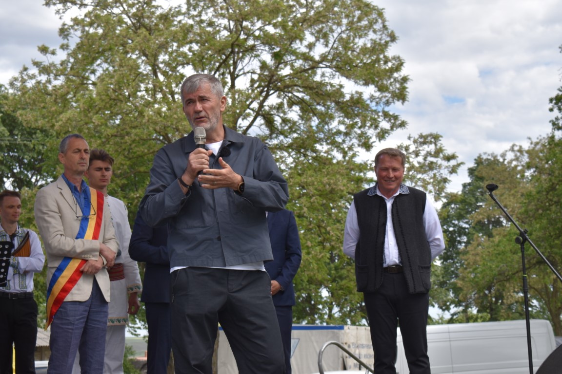 FAZA ZILEI cu Iftime: Mă duceam să pasc oile / Nu cântă nimeni mama m-a făcut porcar – VIDEO