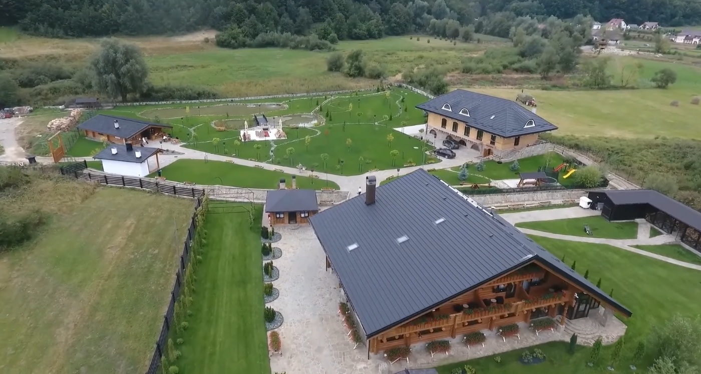 Afacerea de milioane a familiei unor angajați Romsilva: Exact din zona lovită crunt de inundații