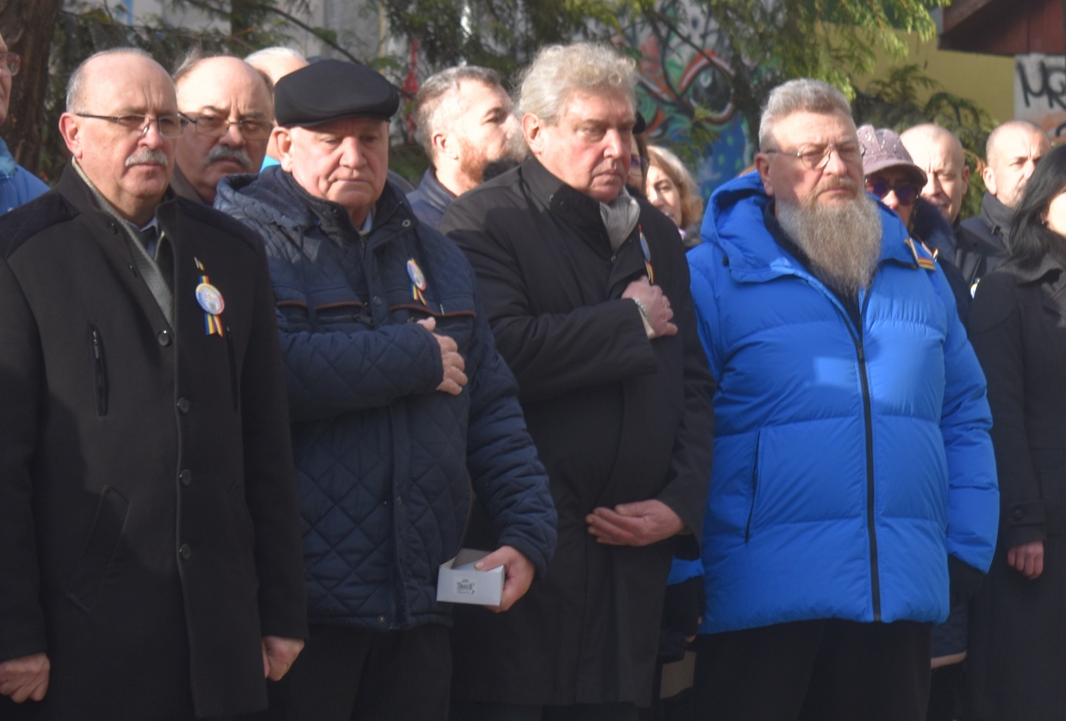 TRAGEDIE: Fost director, lider al revoluționarilor, decedat după ce a căzut de pe casă 